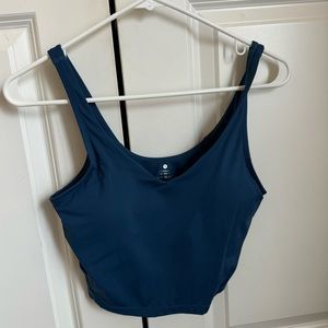 super cute flattering workout tank top